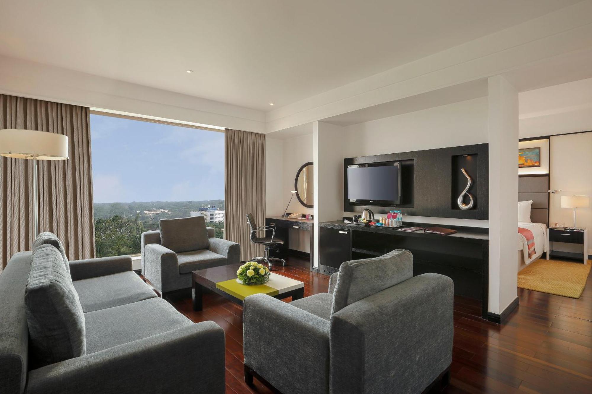 Crowne Plaza Pune City Centre By Ihg מראה חיצוני תמונה