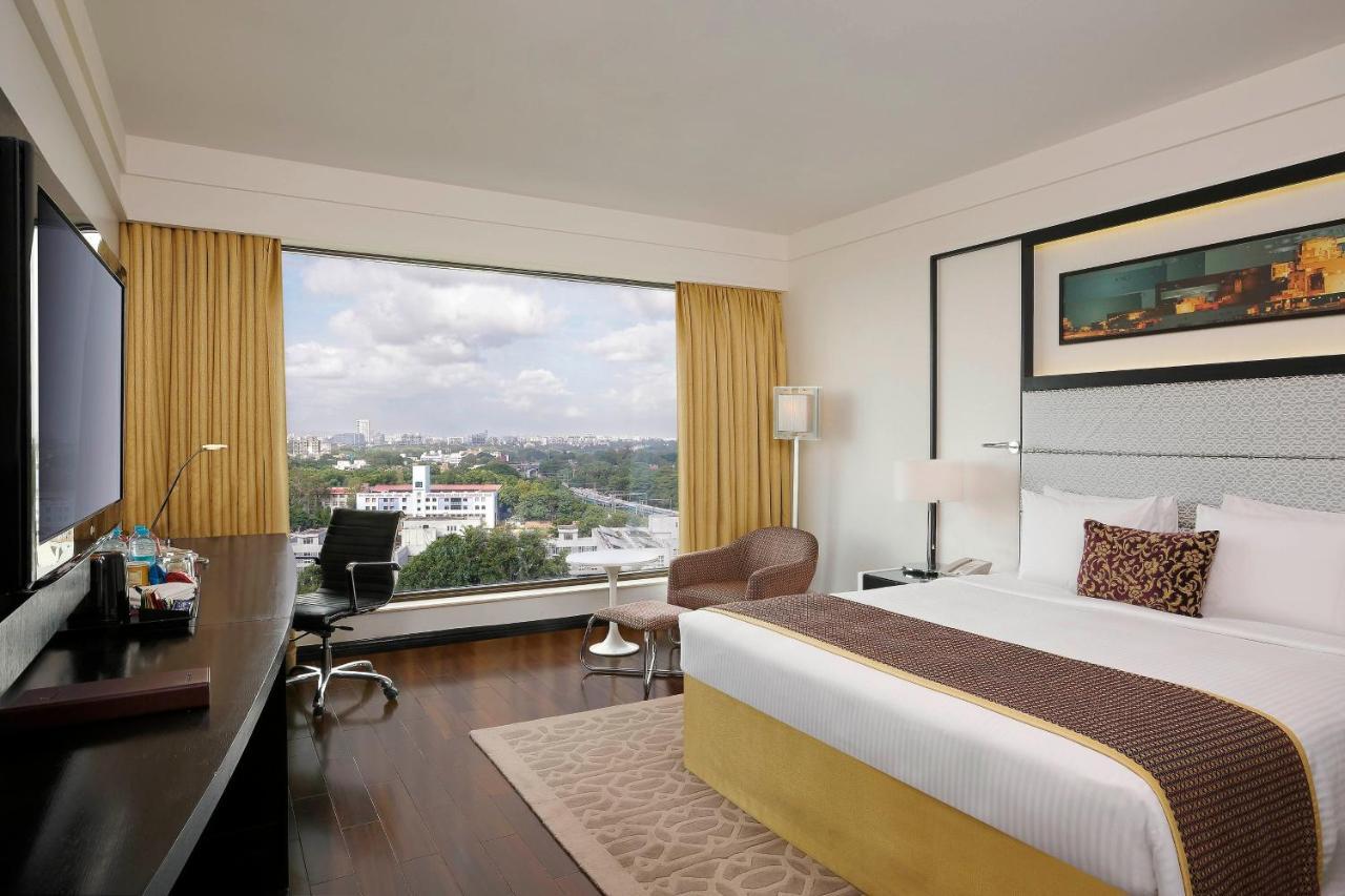 Crowne Plaza Pune City Centre By Ihg מראה חיצוני תמונה